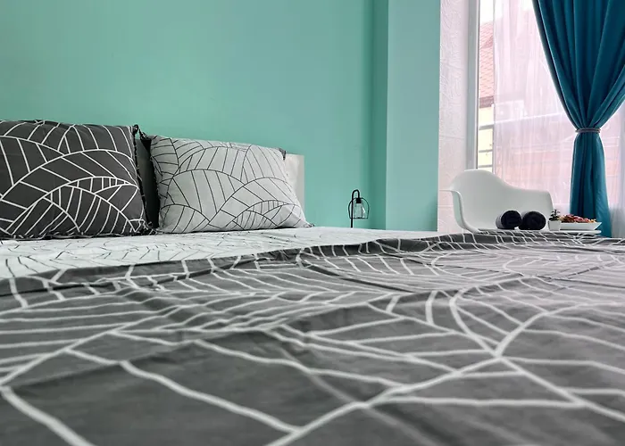 Sea Garden Apartment *